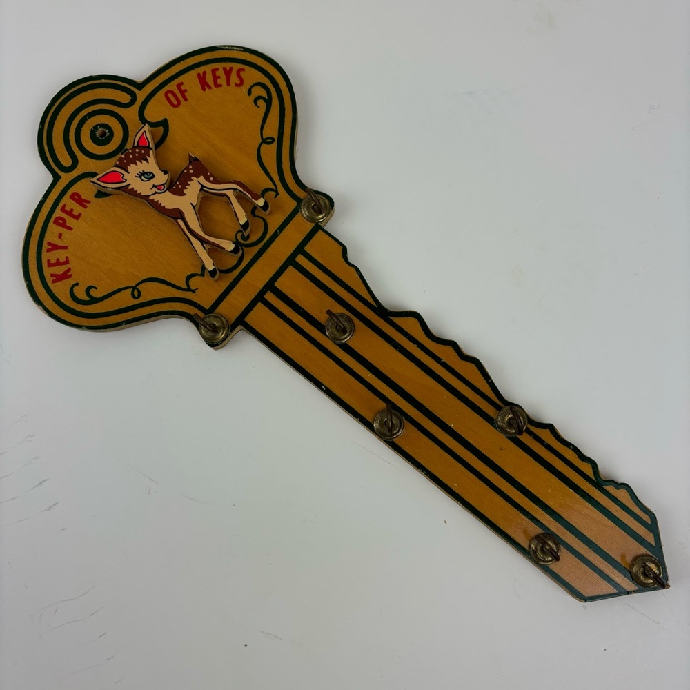 Vintage wooden key shaped wall plaque-fawn deer/key keeper